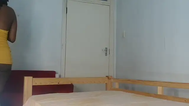 Snapshot of BlondQ2003 chatting on 09/26/25, 09:24 BlondQ2003 online show from 09/26/25, 09:24