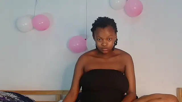 Snapshot of BlondQ2003 chatting on 10/24/25, 08:05 BlondQ2003 online show from 10/24/25, 08:05