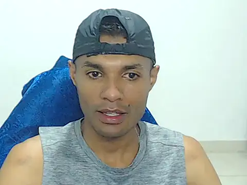 Snapshot of mrdickrmr123 chatting on 03/05/26, 12:17 mrdickrmr123 online show from 03/05/26, 12:17