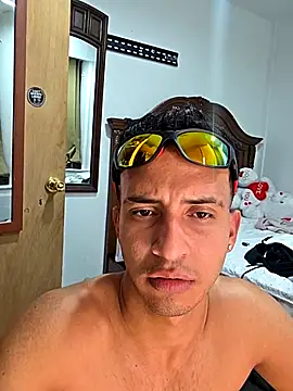 Snapshot of Torresmor chatting on 11/22/25, 01:48 Torresmor online show from 11/22/25, 01:48