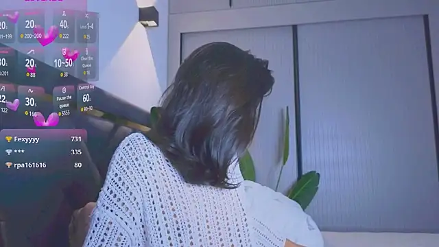 Mia Tin online show from 10/29/25, 05:36