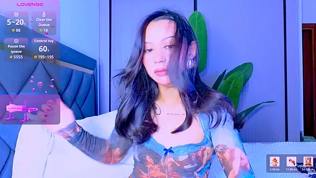 Mia Tin online show from 06/18/26, 04:33