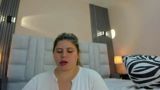 EYMI TOMSOM online show from 12/03/25, 10:35