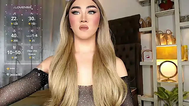 Snapshot of Local_Hoelyx chatting on 12/05/24, 01:47 Local Hoelyx online show from 12/05/24, 01:47