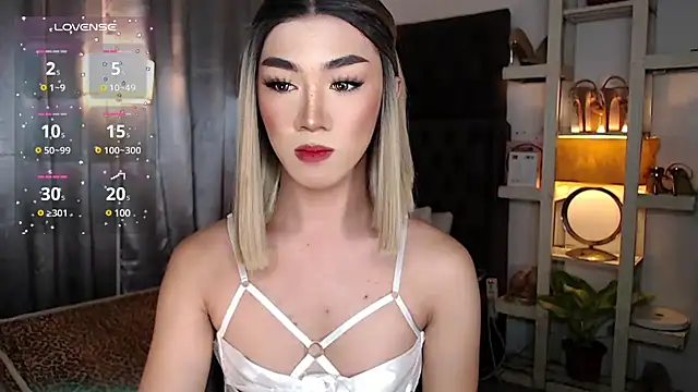 Snapshot of Local_Hoelyx chatting on 12/15/24, 07:21 Local Hoelyx online show from 12/15/24, 07:21