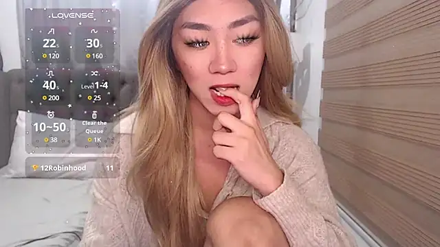 Snapshot of Local_Hoelyx chatting on 01/01/25, 12:55 Local Hoelyx online show from 01/01/25, 12:55