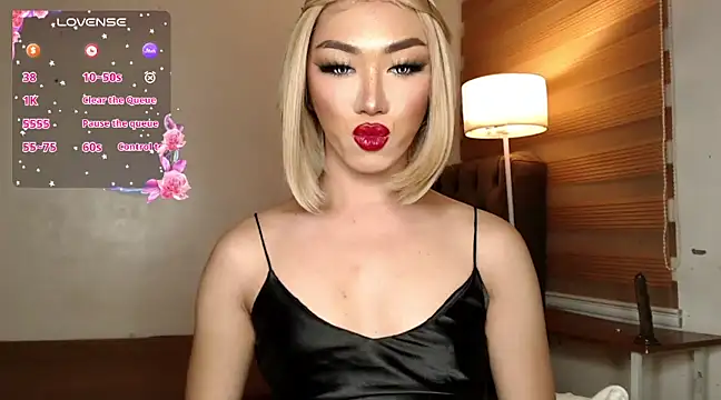 Snapshot of Local_Hoelyx chatting on 02/16/25, 09:16 Local Hoelyx online show from 02/16/25, 09:16