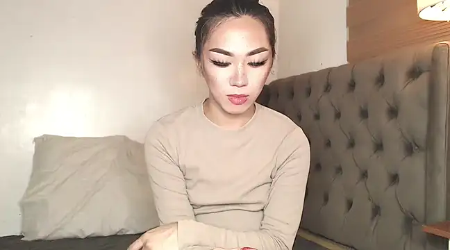 Snapshot of Local_Hoelyx chatting on 02/27/25, 02:54 Local Hoelyx online show from 02/27/25, 02:54