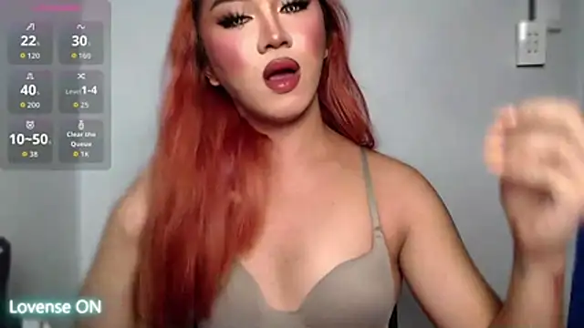 Snapshot of Local_Hoelyx chatting on 10/30/25, 09:11 Local Hoelyx online show from 10/30/25, 09:11