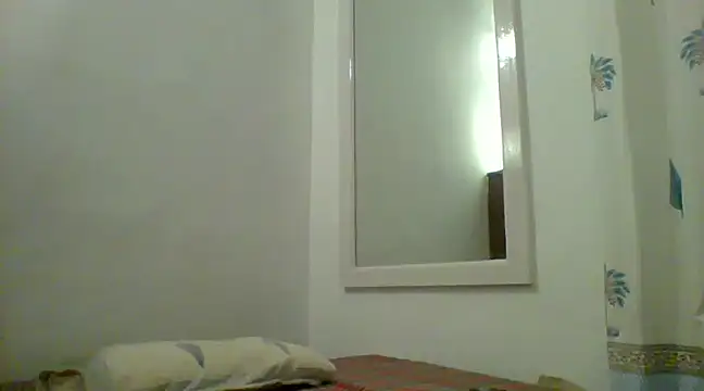 Snapshot of Slavebottombdsm09 chatting on 02/12/25, 02:10 Slavebottombdsm09 online show from 02/12/25, 02:10