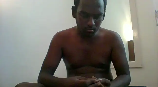 Snapshot of Slavebottombdsm09 chatting on 02/14/25, 04:04 Slavebottombdsm09 online show from 02/14/25, 04:04