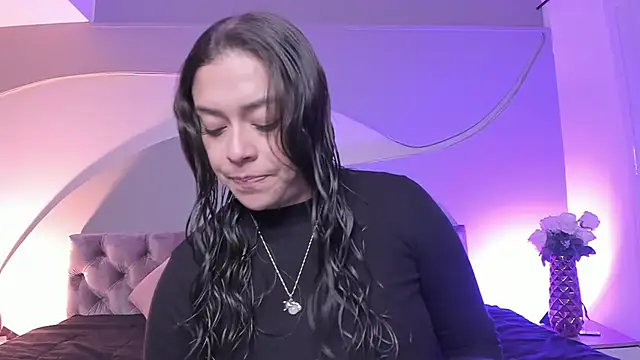 Nicolle W online show from 02/11/25, 11:54