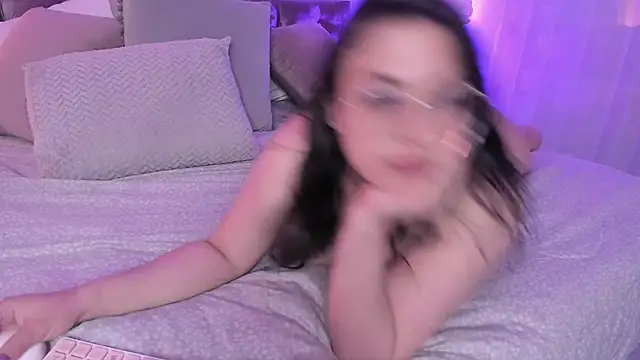 Nicolle W online show from 02/22/25, 05:57