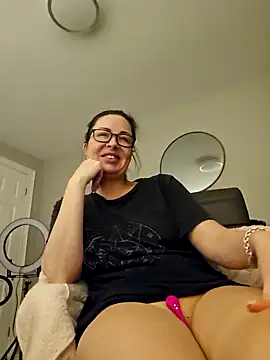 Snapshot of RebeccaXO_ chatting on 02/11/25, 03:29 RebeccaXO online show from 02/11/25, 03:29