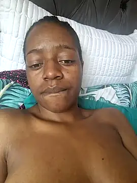 Snapshot of Sexynaughty_Gal chatting on 12/17/24, 12:00 Sexynaughty Gal online show from 12/17/24, 12:00