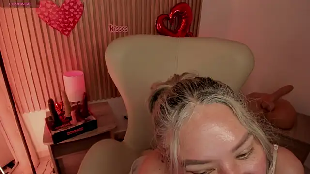 MarianL0ve online show from 02/15/25, 01:49