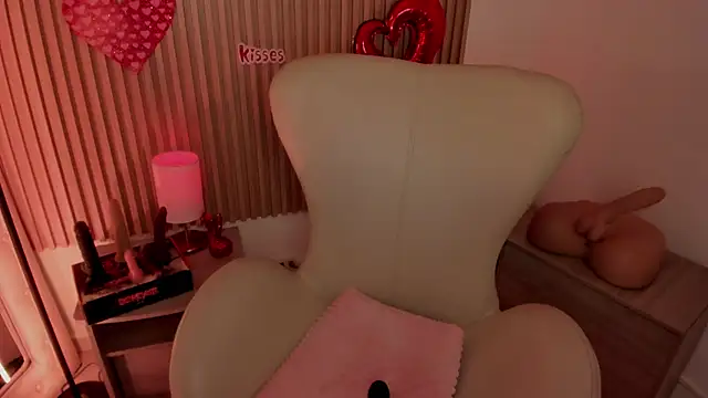 MarianL0ve online show from 02/18/25, 04:59