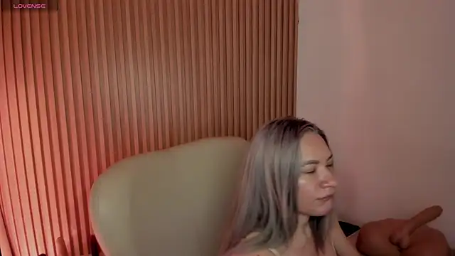 MarianL0ve online show from 03/01/25, 10:55