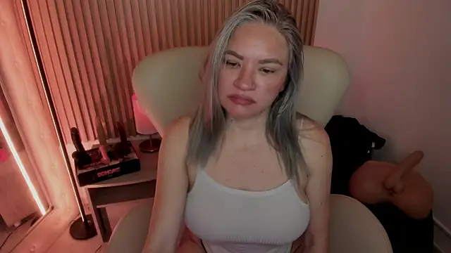 MarianL0ve online show from 03/10/25, 10:37