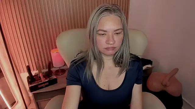 MarianL0ve online show from 03/20/25, 10:43