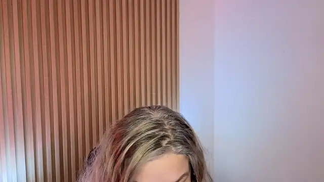 MarianL0ve online show from 11/20/25, 10:37