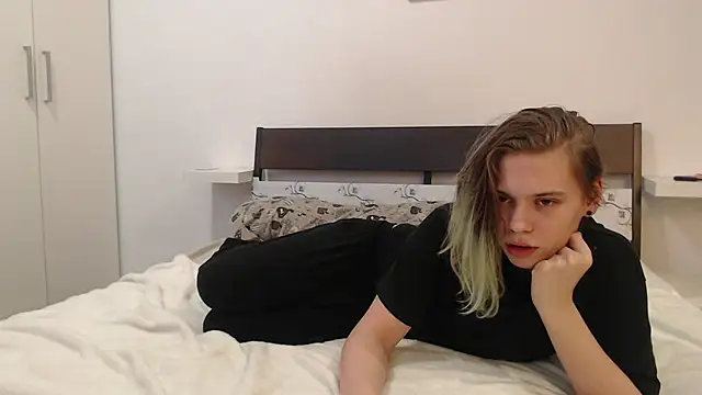 Snapshot of BlakeGumball chatting on 03/09/25, 10:08 BlakeGumball online show from 03/09/25, 10:08