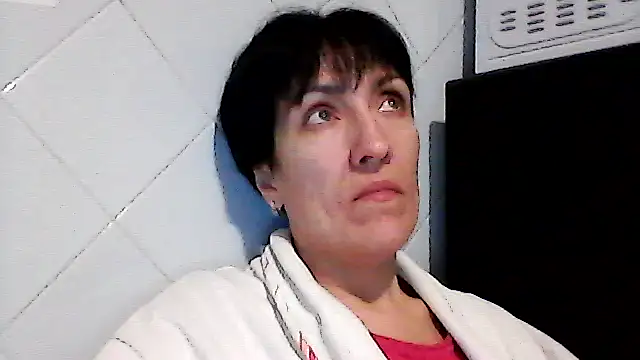 SunnyAmorre online show from 11/21/25, 09:35