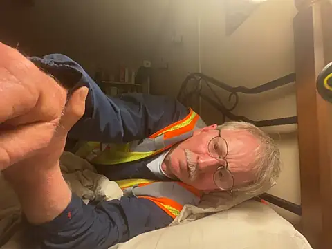 Snapshot of jck1m0t chatting on 02/17/26, 01:13 jck1m0t online show from 02/17/26, 01:13