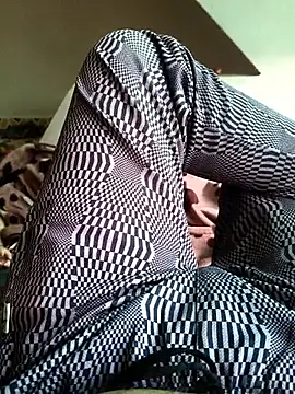 Snapshot of deshimund chatting on 10/18/25, 01:19 deshimund online show from 10/18/25, 01:19