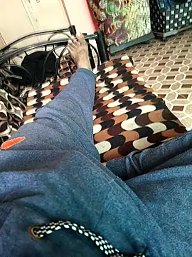 Snapshot of deshimund chatting on 11/13/25, 01:37 deshimund online show from 11/13/25, 01:37