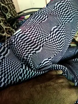 Snapshot of deshimund chatting on 11/30/25, 01:42 deshimund online show from 11/30/25, 01:42