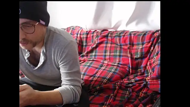 Snapshot of whiskyjane69 chatting on 11/12/25, 01:55 whiskyjane69 online show from 11/12/25, 01:55