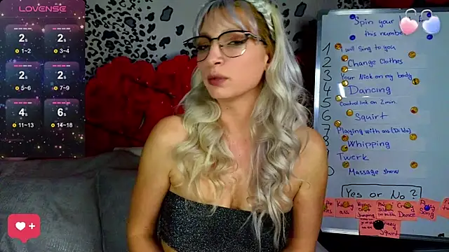 Snapshot of KittyMia chatting on 02/07/25, 08:10 KittyMia online show from 02/07/25, 08:10