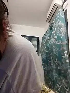 Snapshot of Srishtijain51 chatting on 02/08/25, 06:44 Srishtijain51 online show from 02/08/25, 06:44