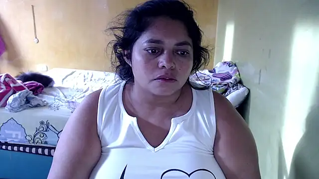 Snapshot of yulieth_bbw chatting on 06/21/26, 11:46 yulieth bbw online show from 06/21/26, 11:46