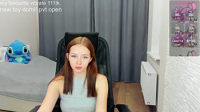 Snapshot of Hot_Mia_ chatting on 12/02/24, 01:57 Hot Mia online show from 12/02/24, 01:57