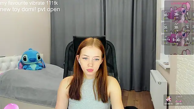 Snapshot of Hot_Mia_ chatting on 12/04/24, 11:30 Hot Mia online show from 12/04/24, 11:30