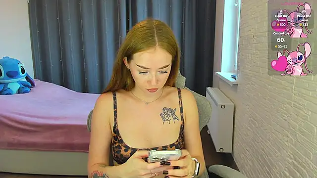 Snapshot of Hot_Mia_ chatting on 07/02/26, 03:07 Hot Mia online show from 07/02/26, 03:07