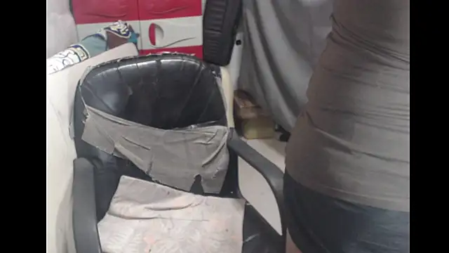 Snapshot of AsianNastyHOTCUM chatting on 12/16/25, 06:29 AsianNastyHOTCUM online show from 12/16/25, 06:29