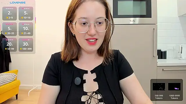 Snapshot of Charmy_Gracy chatting on 06/23/26, 02:48 Charmy Gracy online show from 06/23/26, 02:48