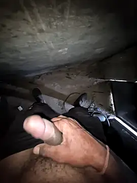 Snapshot of breejs chatting on 11/24/25, 06:02 breejs online show from 11/24/25, 06:02