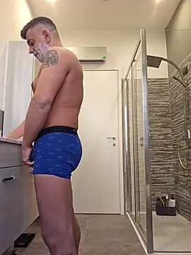 Snapshot of kekko-1982 chatting on 12/31/24, 01:30 kekko-1982 online show from 12/31/24, 01:30