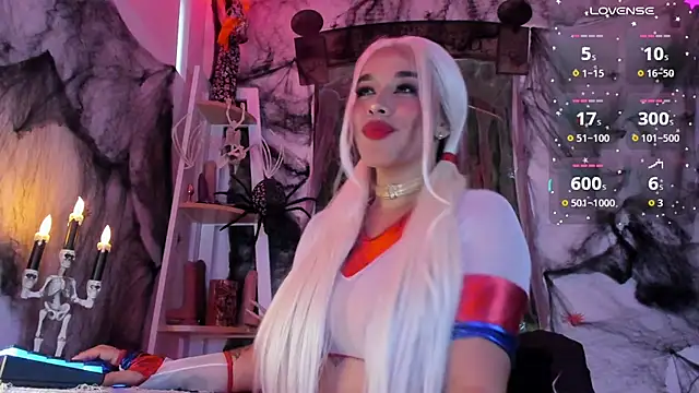 andrea lopezz  online show from 10/17/25, 10:34