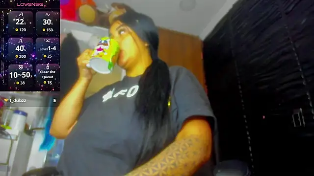 Snapshot of Pocahontas_d chatting on 01/16/26, 02:32 Pocahontas d online show from 01/16/26, 02:32