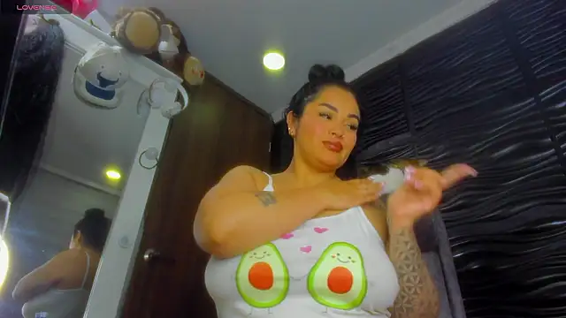 Snapshot of Pocahontas_d chatting on 03/15/26, 06:30 Pocahontas d online show from 03/15/26, 06:30