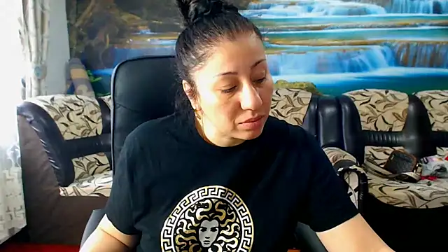 Snapshot of MoistMady chatting on 03/03/25, 06:26 MoistMady online show from 03/03/25, 06:26