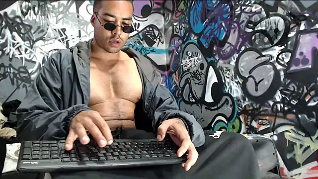 Snapshot of Justin_Frank chatting on 01/11/25, 04:36 Justin Frank online show from 01/11/25, 04:36