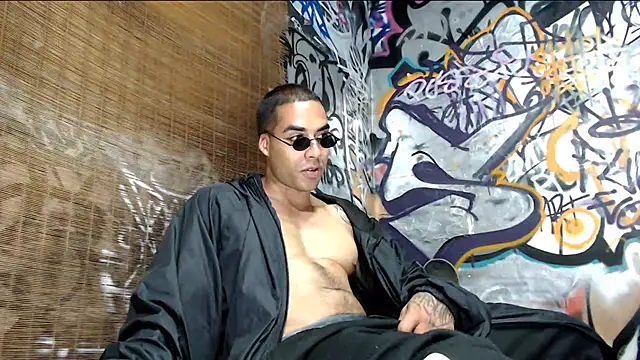Snapshot of Justin_Frank chatting on 03/13/25, 11:27 Justin Frank online show from 03/13/25, 11:27
