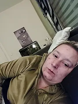 Snapshot of GeileEstelle chatting on 02/26/26, 03:00 GeileEstelle online show from 02/26/26, 03:00