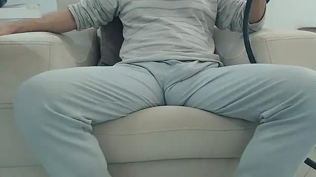 Snapshot of masterxmonster chatting on 01/13/26, 02:06 masterxmonster online show from 01/13/26, 02:06